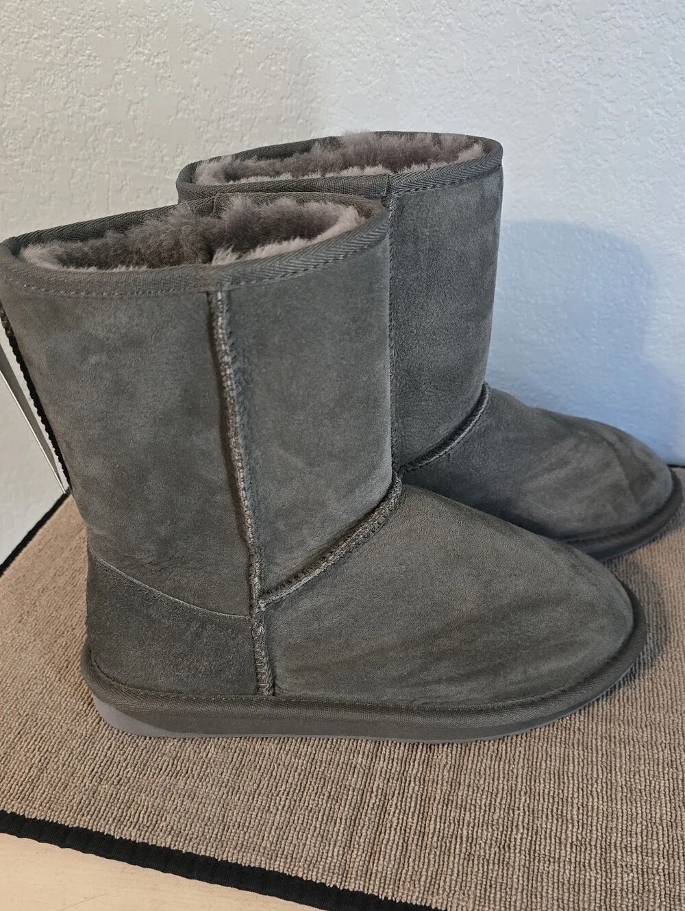 Emu Australia NWT